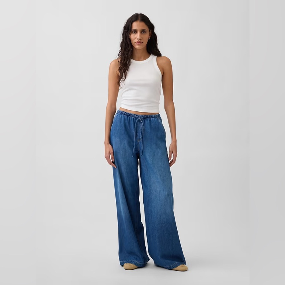 NWT! GAP Medium Indigo Mid Rise UltraSoft Easy Baggy Jeans - 863856 🩷